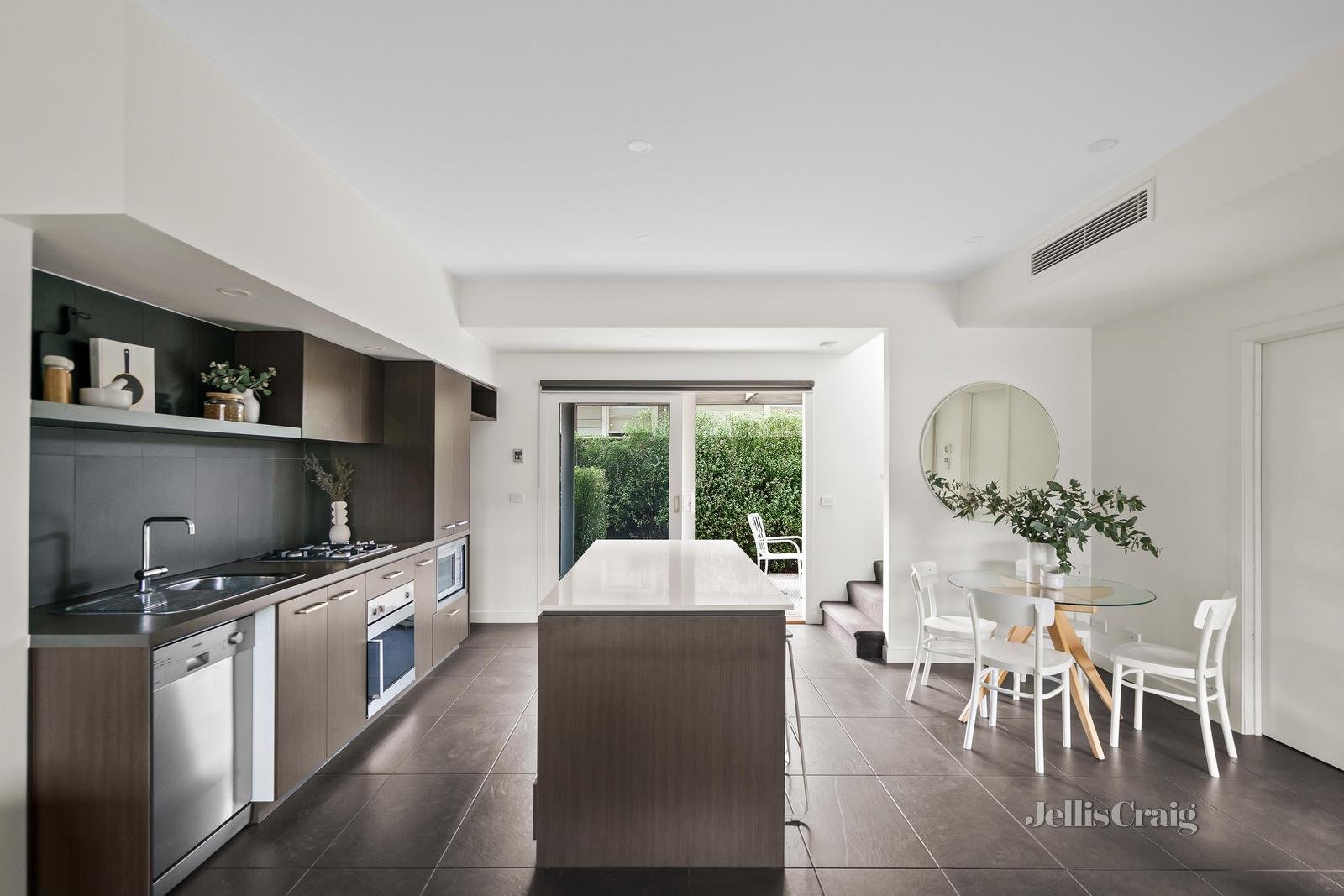 44 Croker Street, Newport image 6