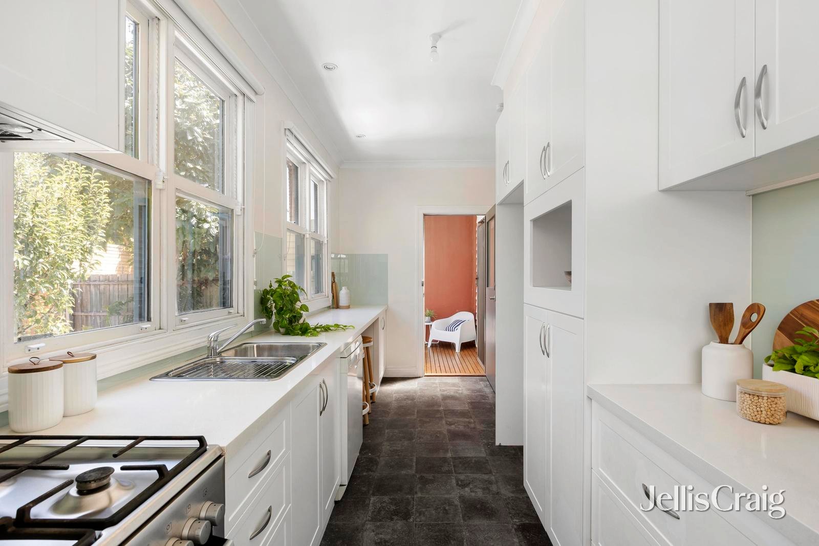 44 Darebin Road, Northcote image 5