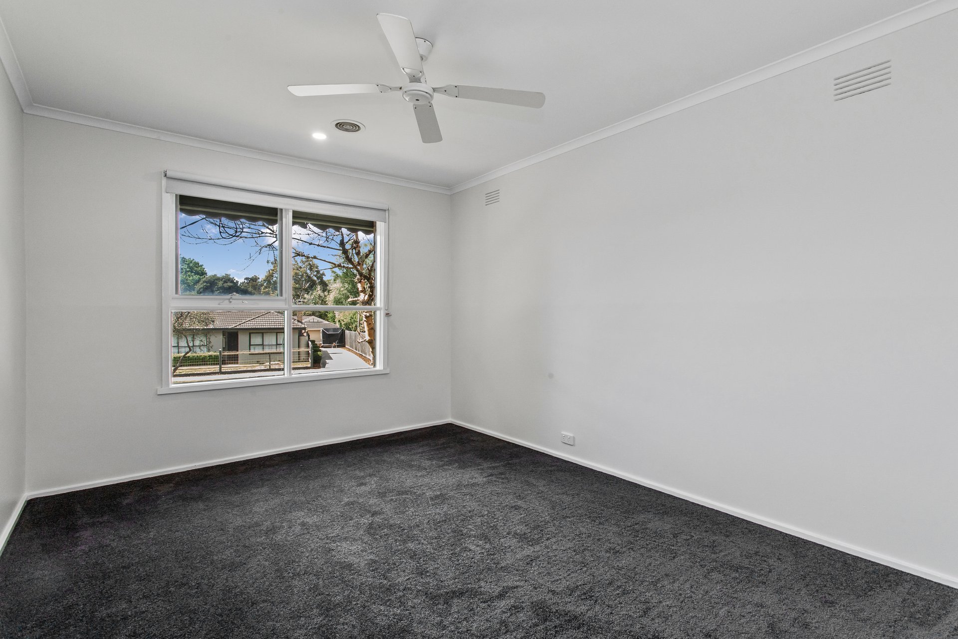 44 Dryden Concourse, Mooroolbark image 6