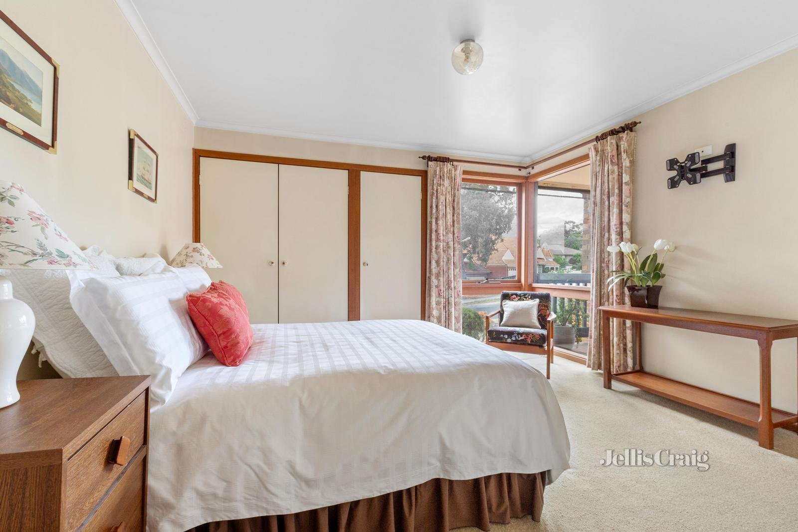 44 Dunbarton Drive, Eltham North image 6