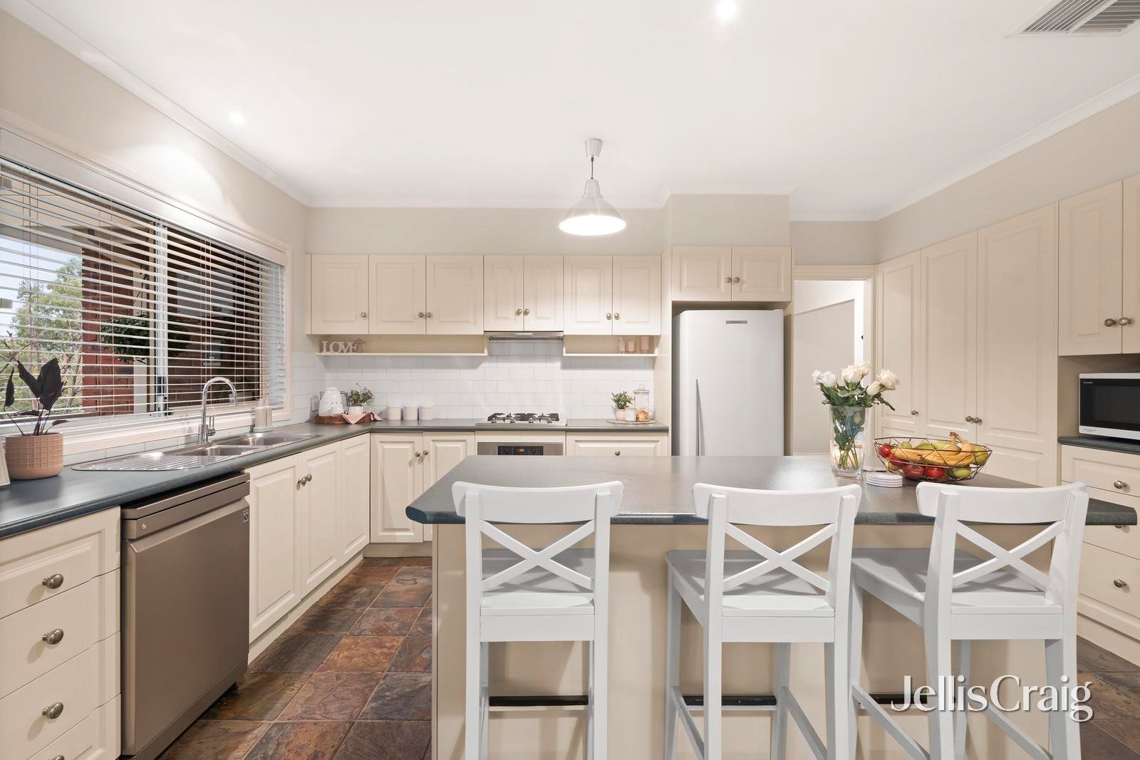 44 Eskdale Drive, Croydon&nbsp;Hills image 2