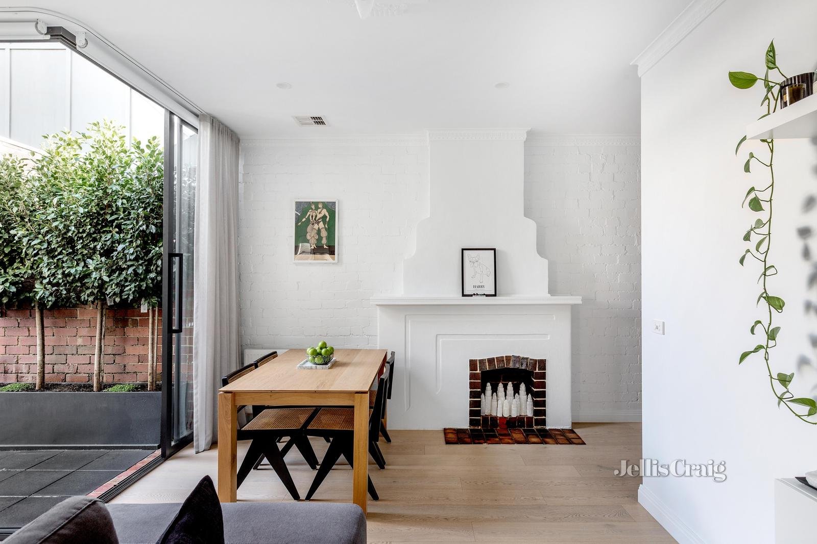 44 Essex Street, Glen Iris image 4