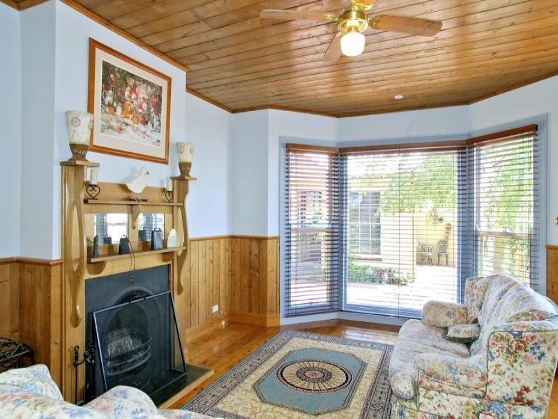 44 Fairview Avenue, Newtown image 4