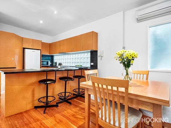 4/4 Florence Street, Williamstown image 3