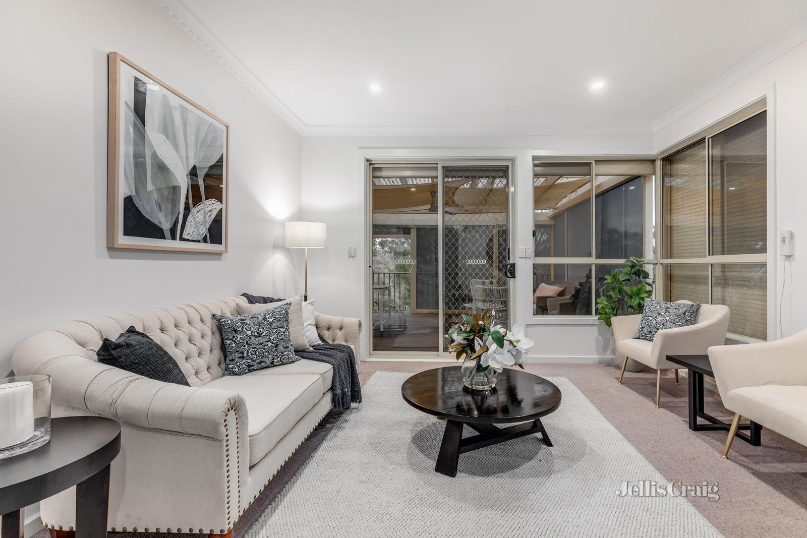 44 Furneaux Grove, Bulleen image 2