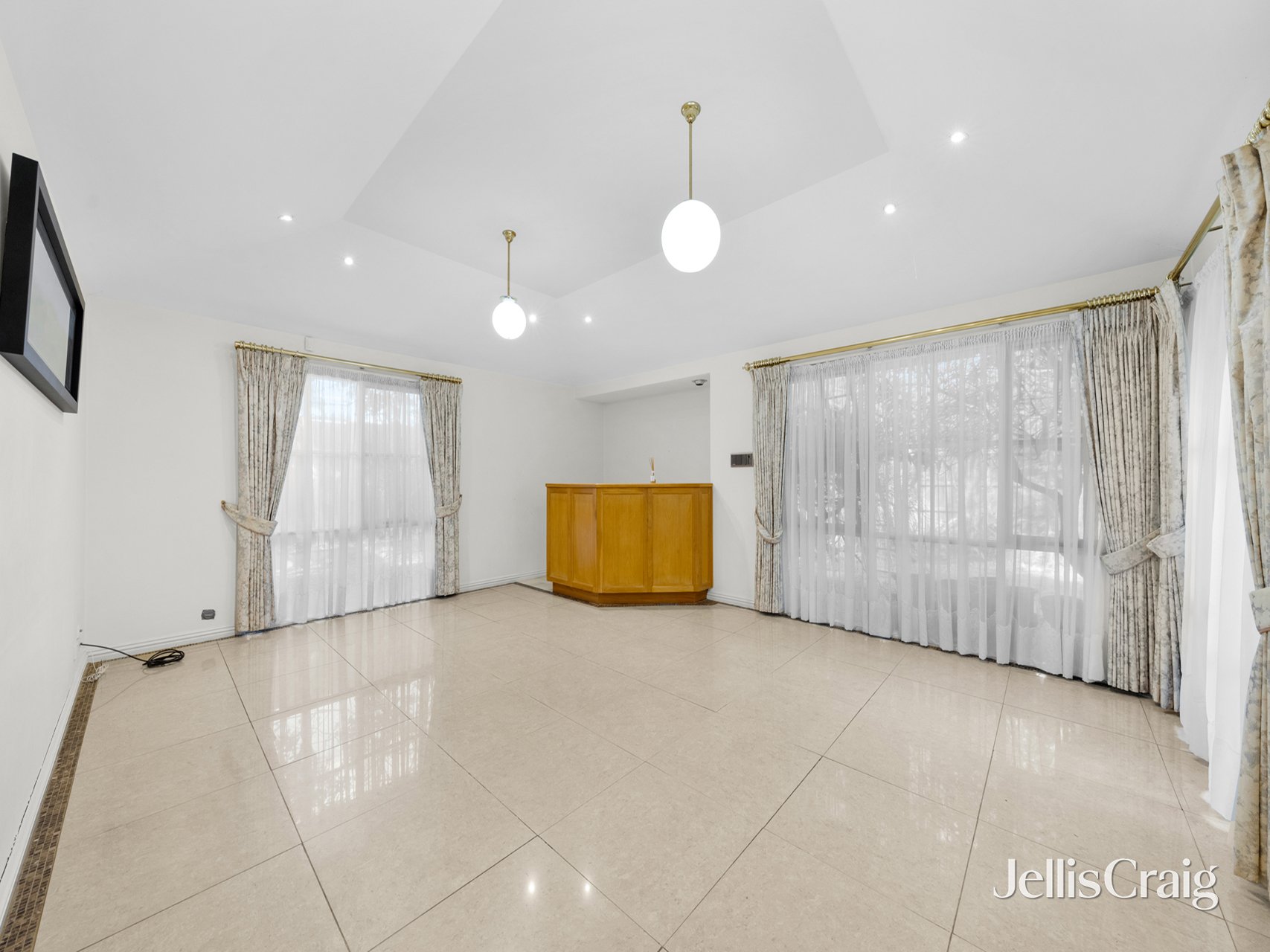 44 Highwood Drive, Wheelers Hill image 6