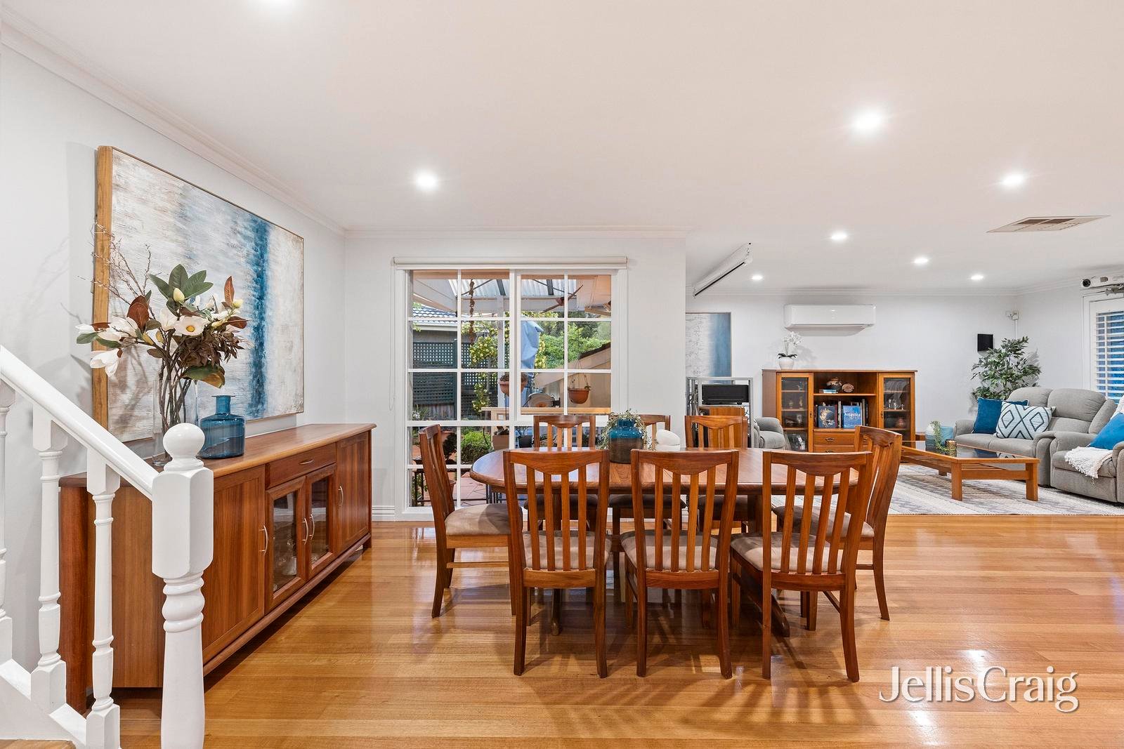 44 Huntingfield Drive, Doncaster East image 2