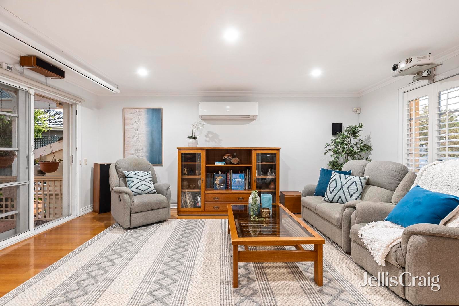 44 Huntingfield Drive, Doncaster East image 4