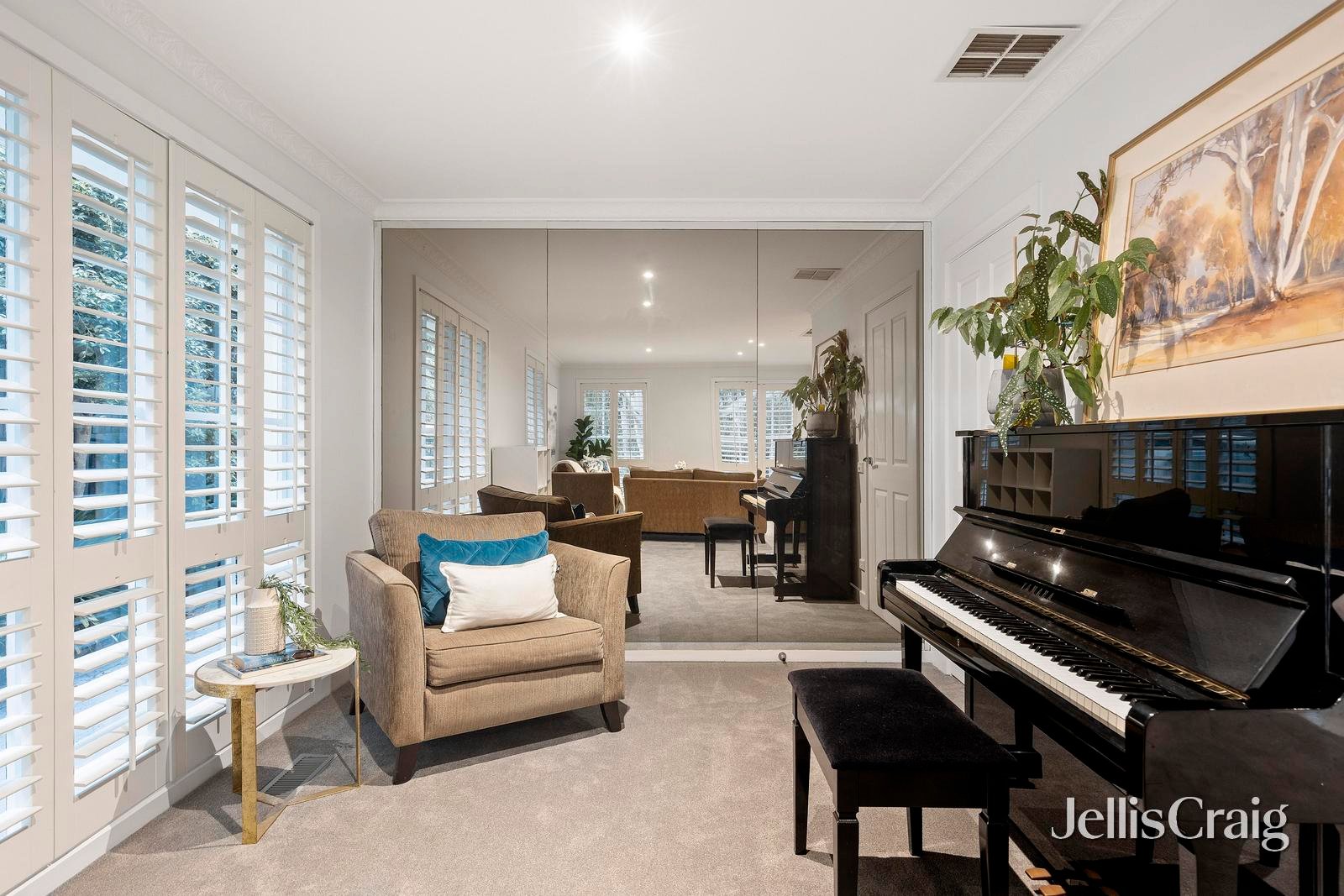 44 Huntingfield Drive, Doncaster East image 5