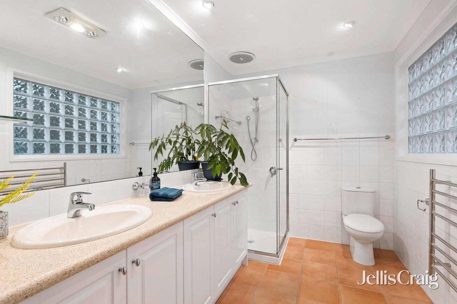 44 Huntingfield Drive, Doncaster East image 8