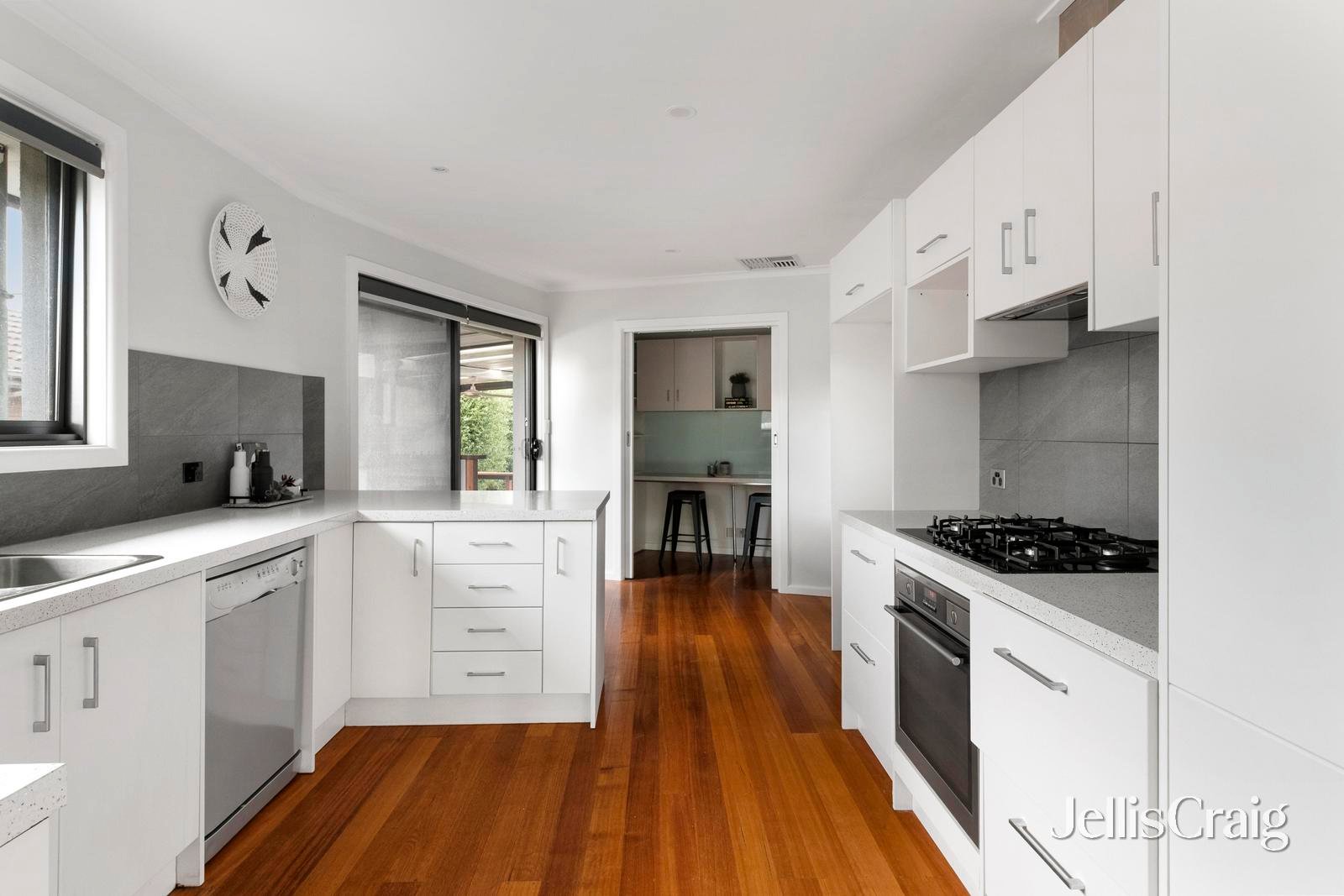 44 Jacqueline Road, Bundoora image 6