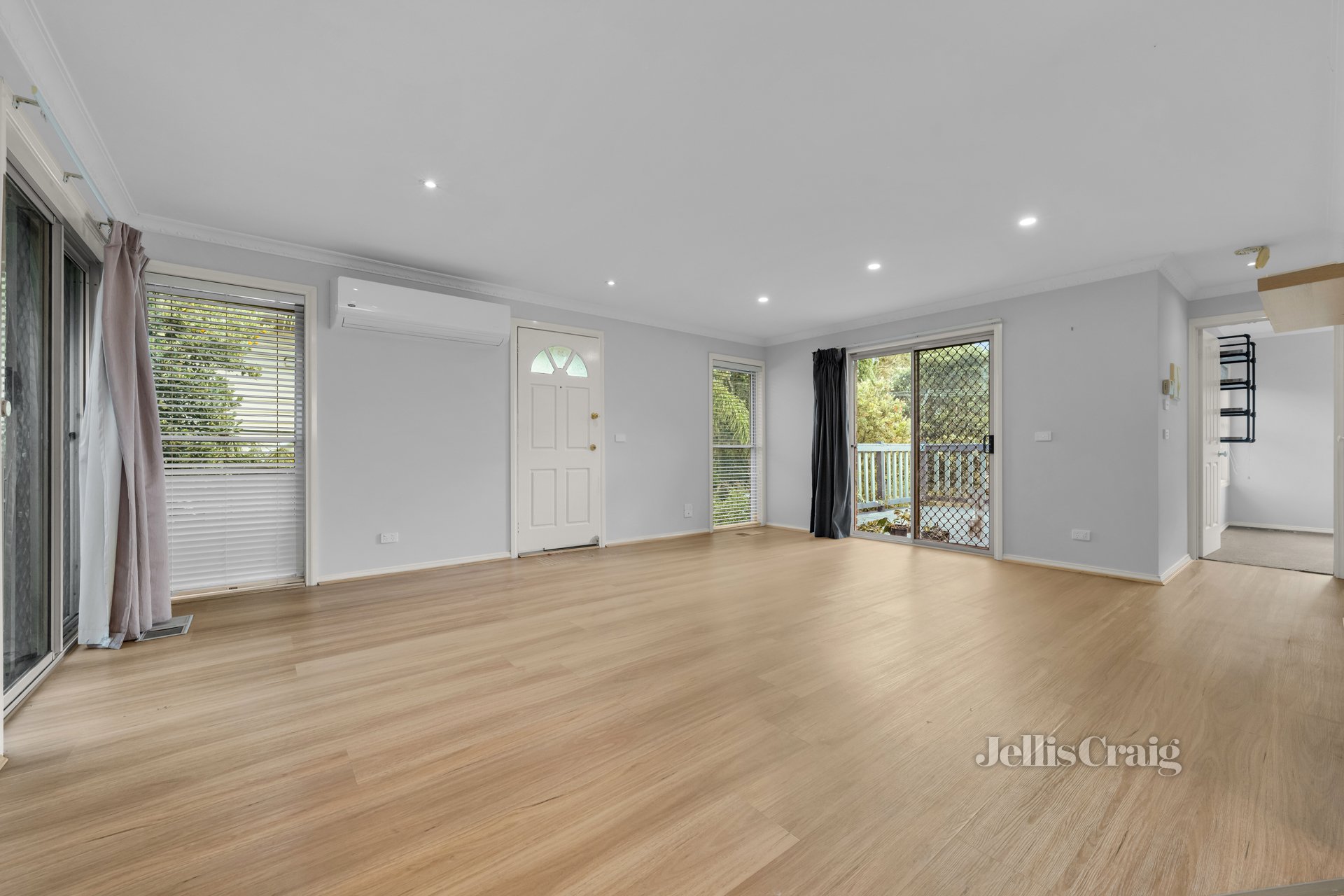 44 Leyland Road, Mount Waverley image 2