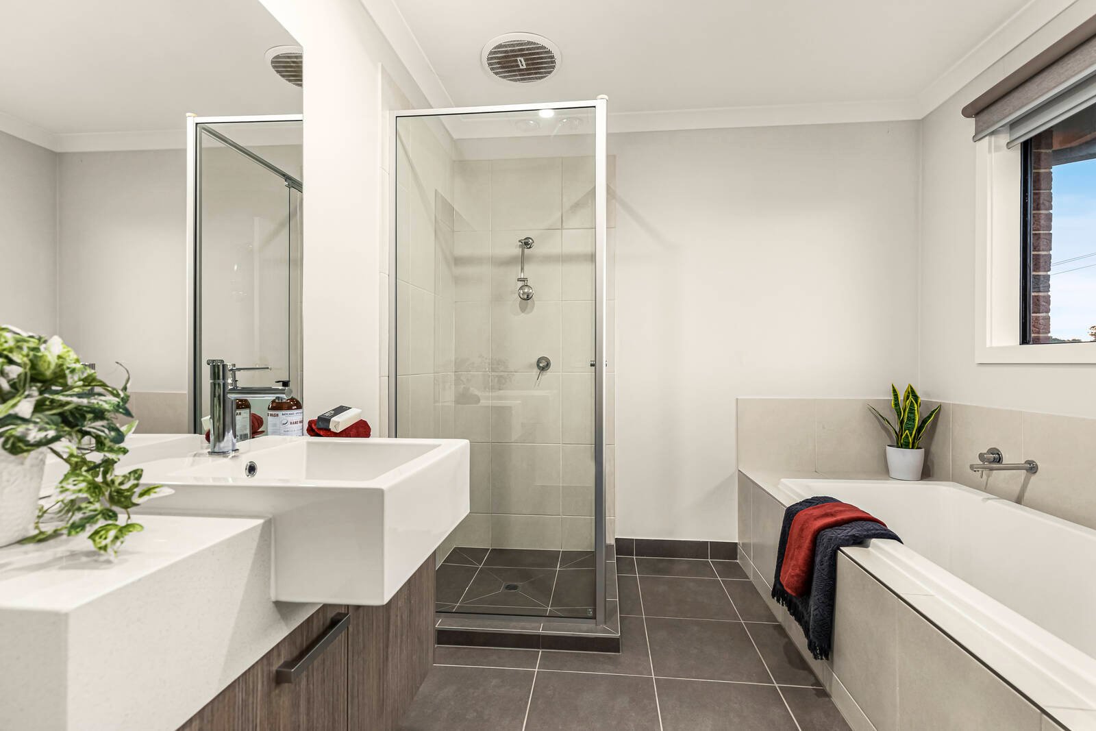 Property Gallery Thumbnail 9