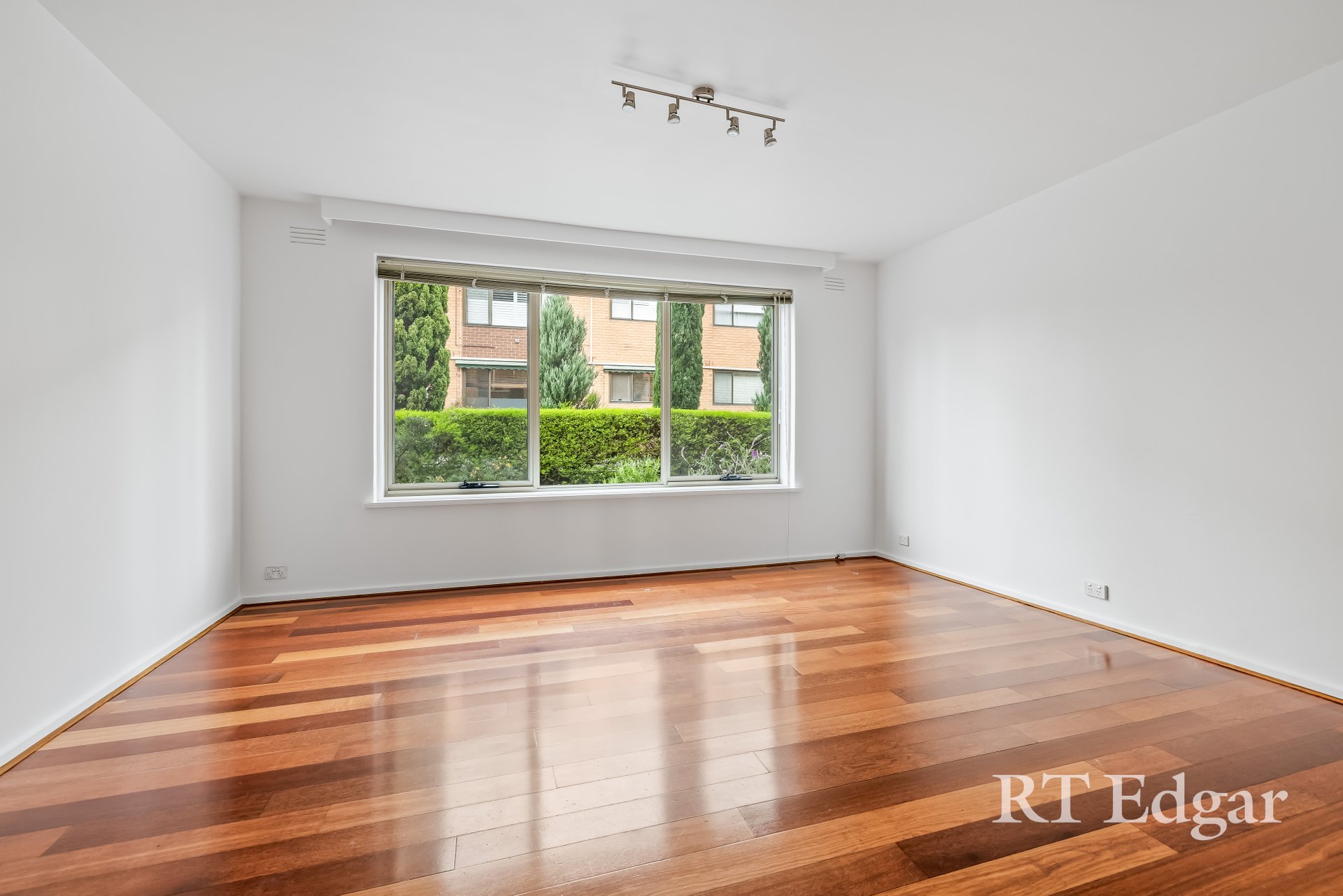 Property Gallery Thumbnail 2