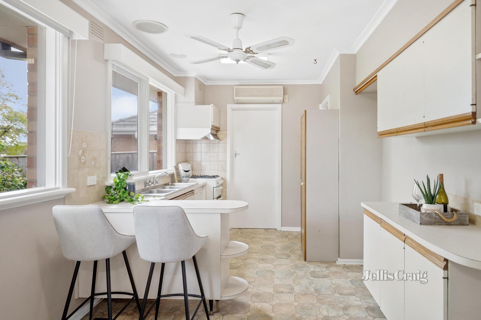 44 Morrie Crescent, Blackburn North image 3