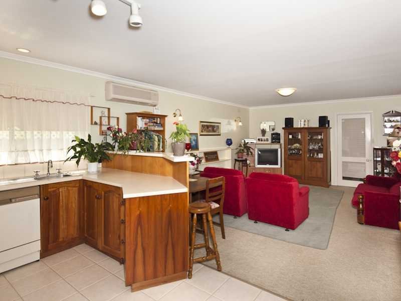 44 Nagle Drive, Belmont image 5