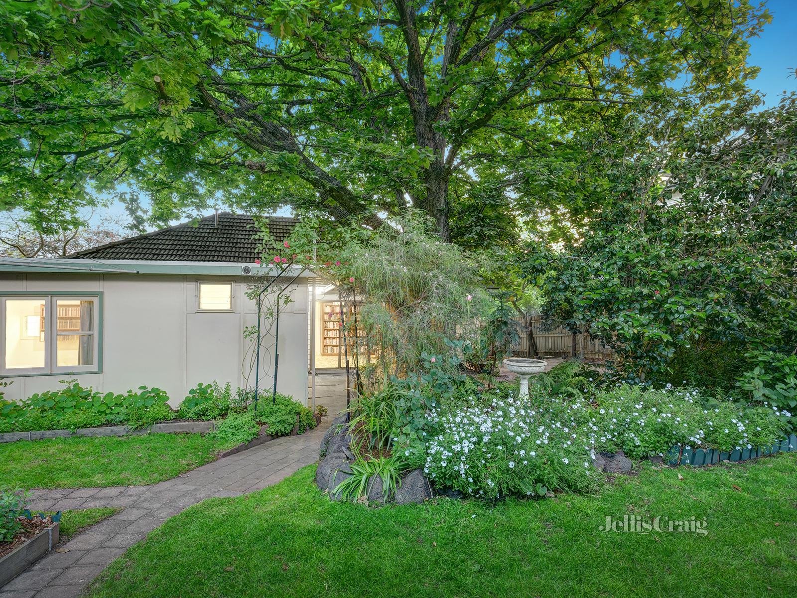 44 Nell Street, Greensborough image 10