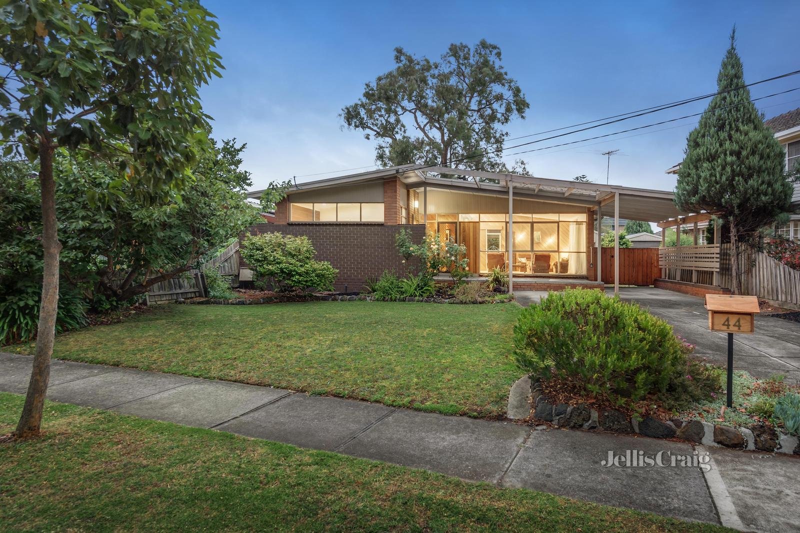 44 Newhaven Road, Burwood East image 1