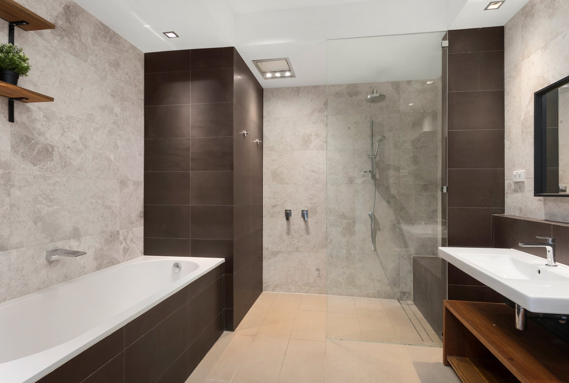 Property Gallery Thumbnail 3