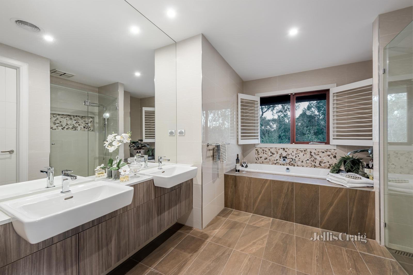 44 Regent Street, Mount Waverley image 12