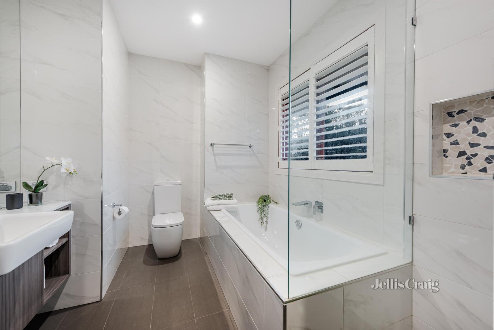 44 Regent Street, Mount Waverley image 14