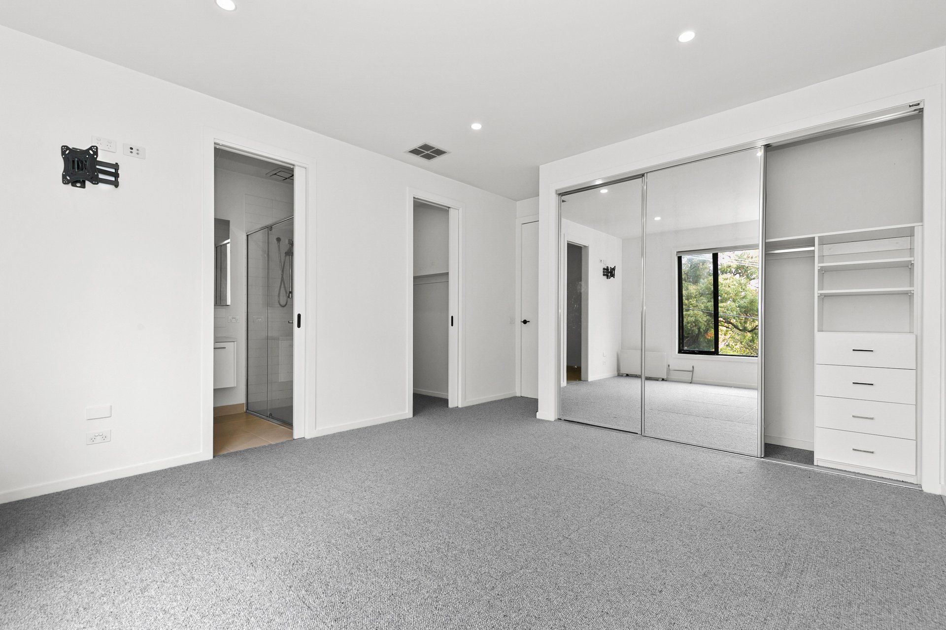 44 Rialton Avenue, Blackburn North image 4