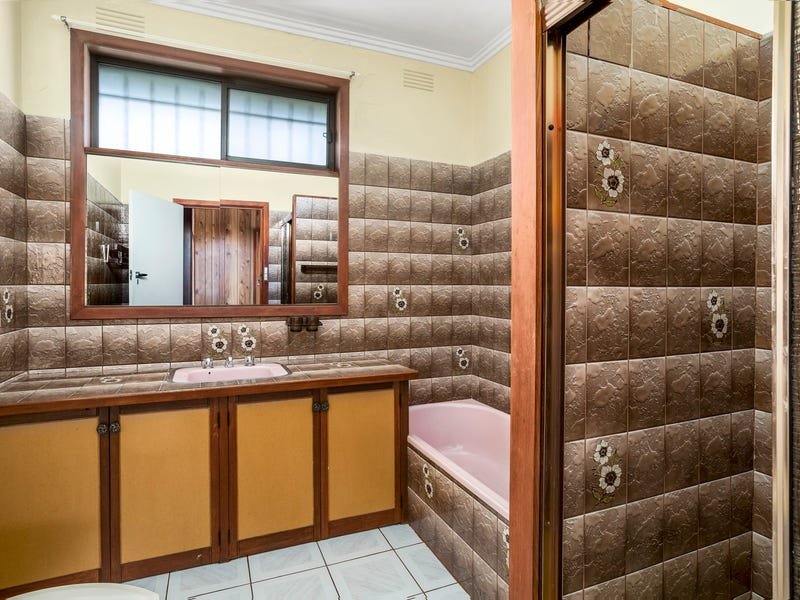 Property Gallery Thumbnail 8