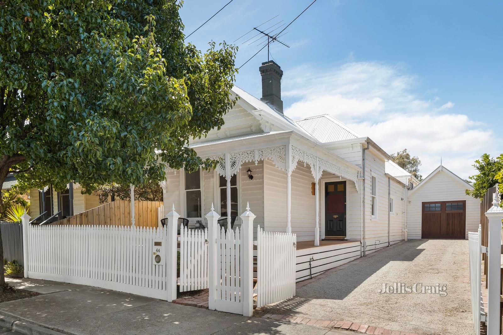 44 Salisbury Grove, Northcote image 1