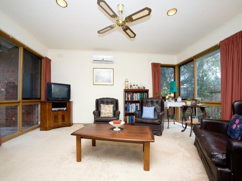 4/4 Terry Street, Balwyn image 2