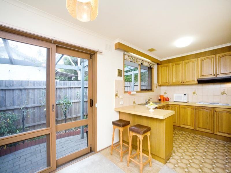 4/4 Terry Street, Balwyn image 3