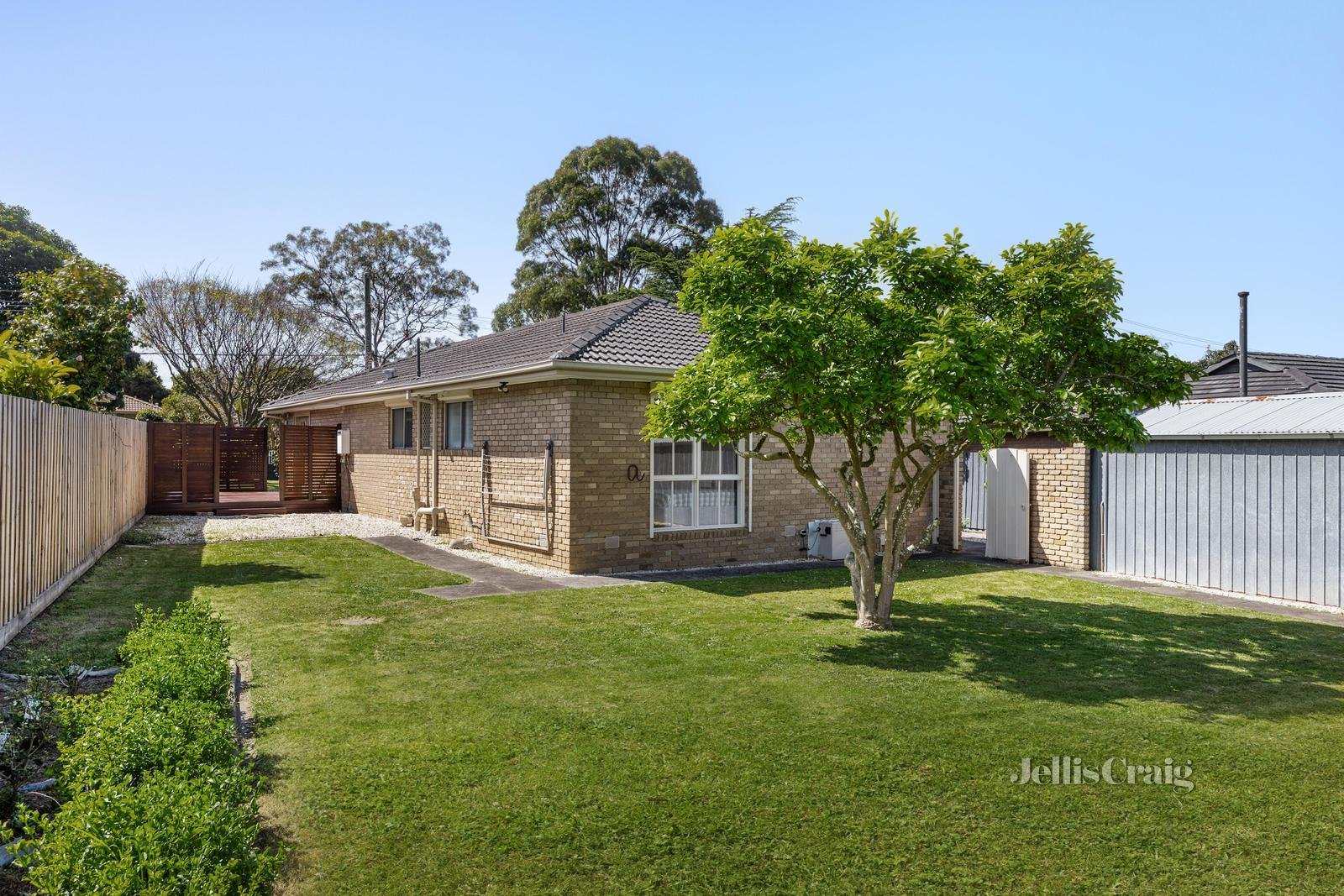 44 Walker Road, Mount Waverley image 6