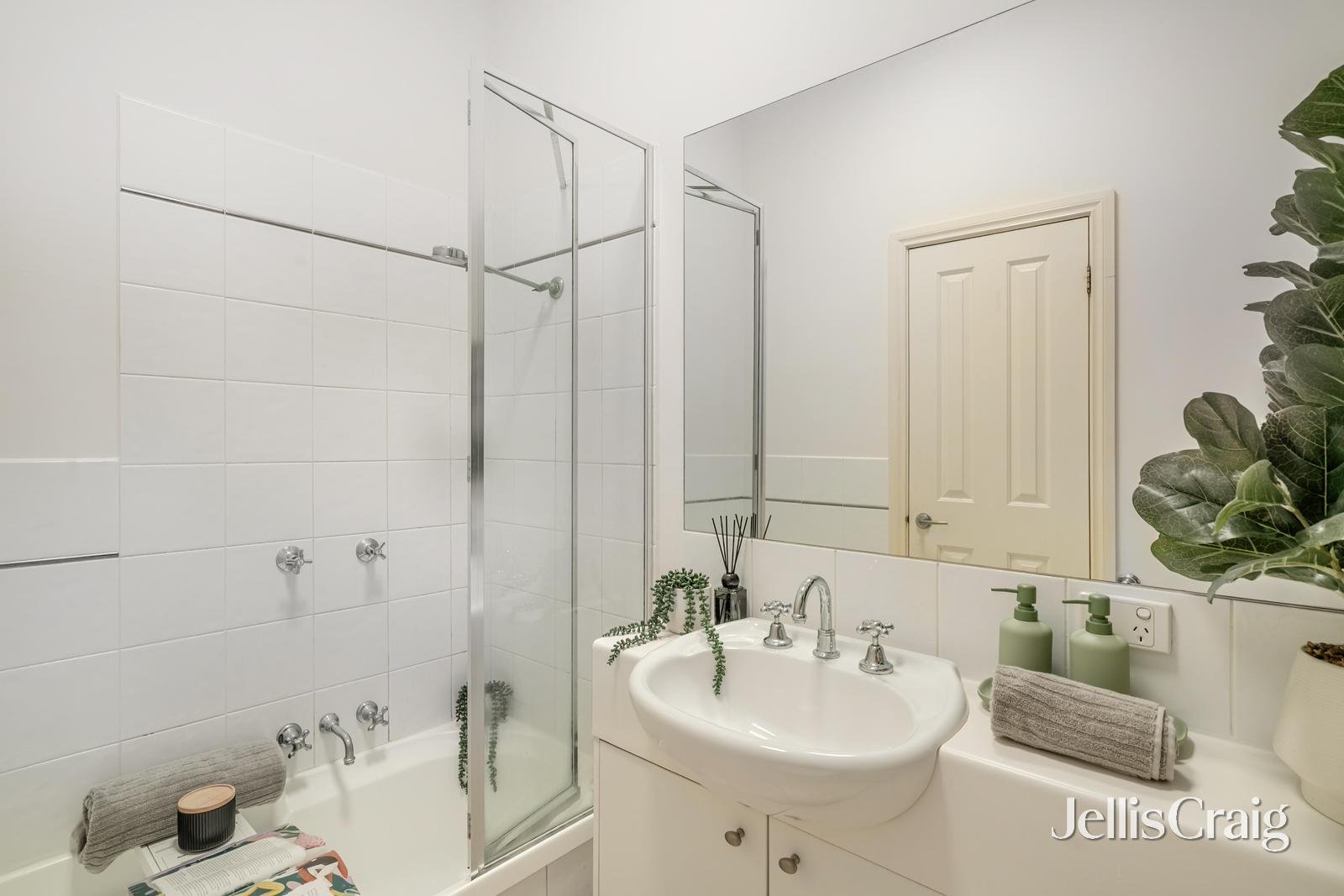 4/4 Wiseman Street, Hawthorn East image 5