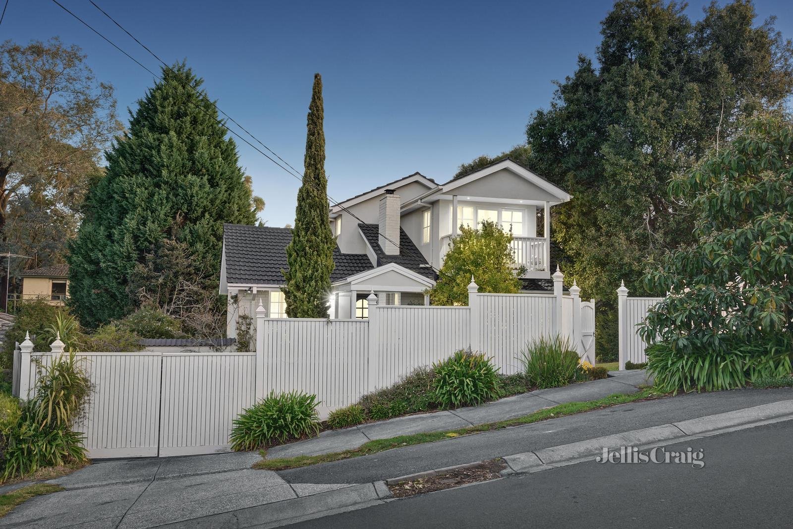 44 Woodhouse Road, Doncaster East image 2