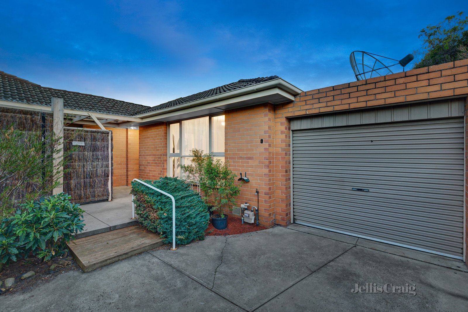 4/40 Neville Street, Carnegie image 1