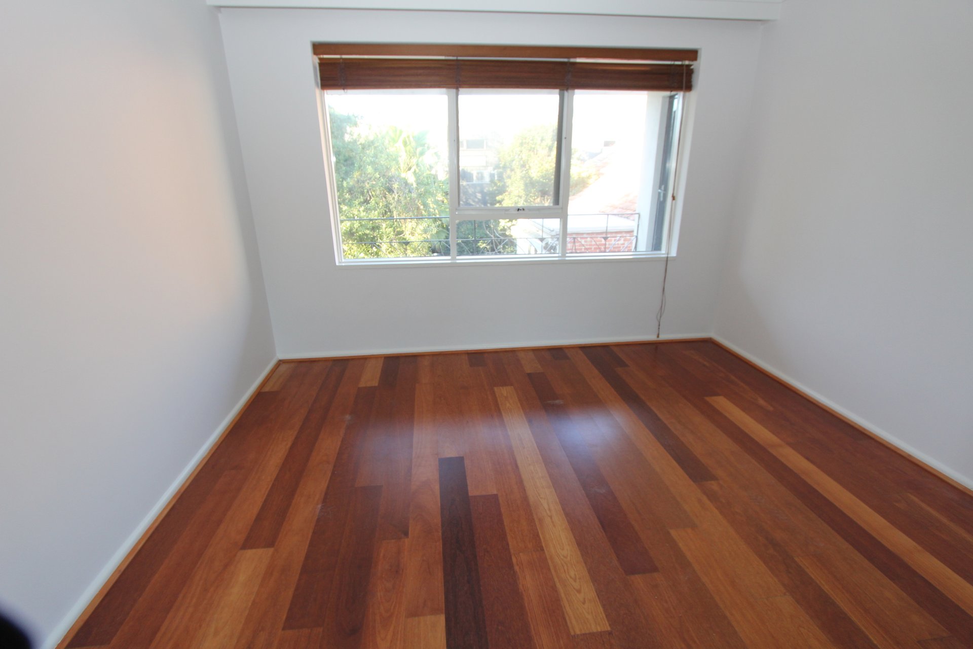Property Gallery Thumbnail 8