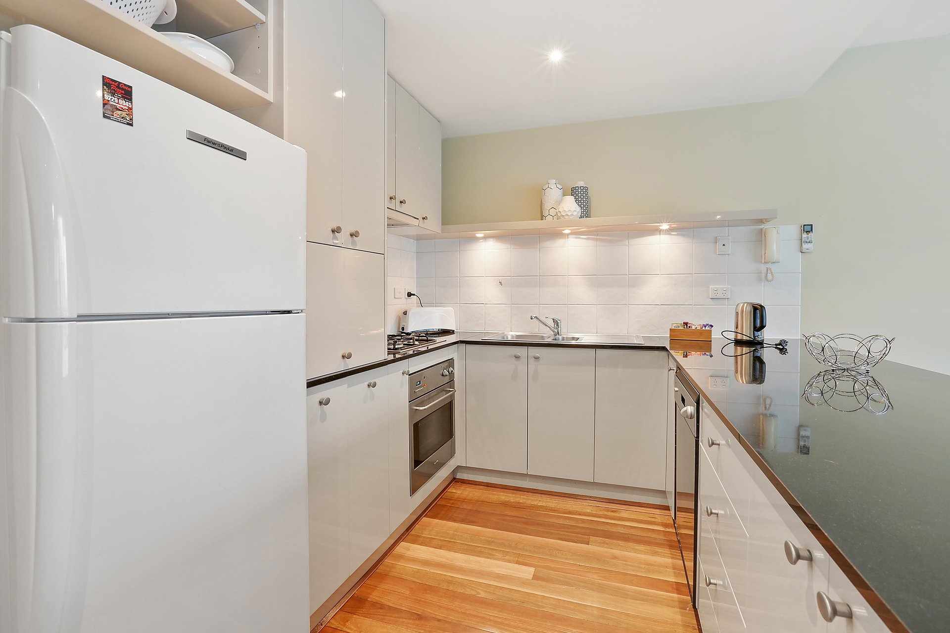 4408/4 Yarra Street, Geelong image 3