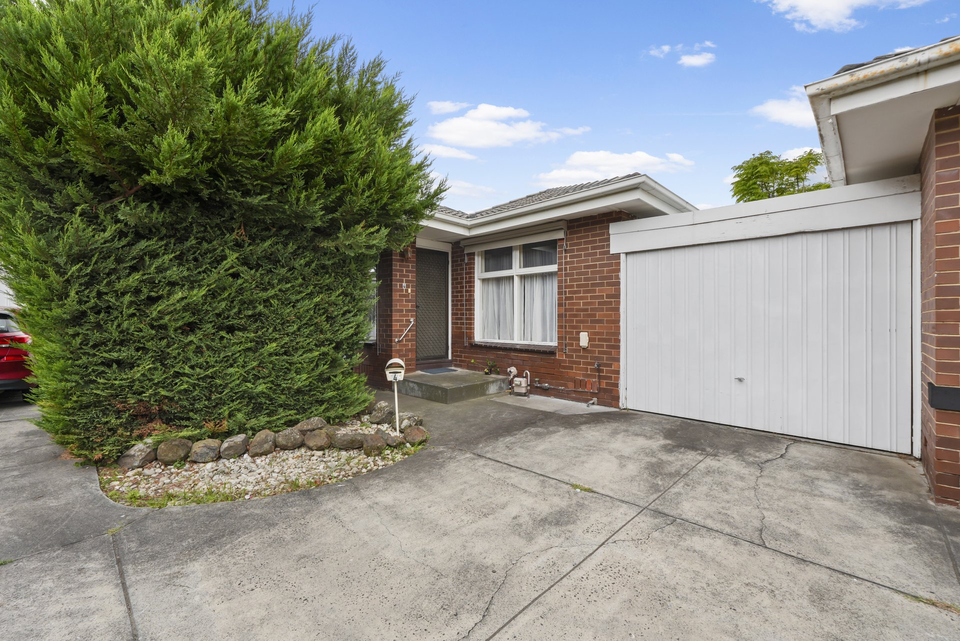4/41 Centre Dandenong Road, Cheltenham image 1