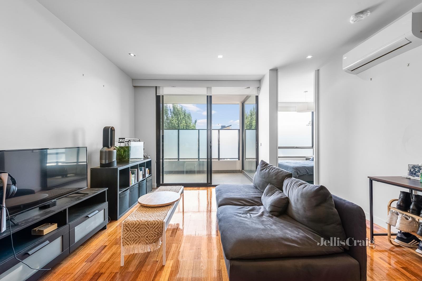 4/41 Nimmo Street, Essendon image 2
