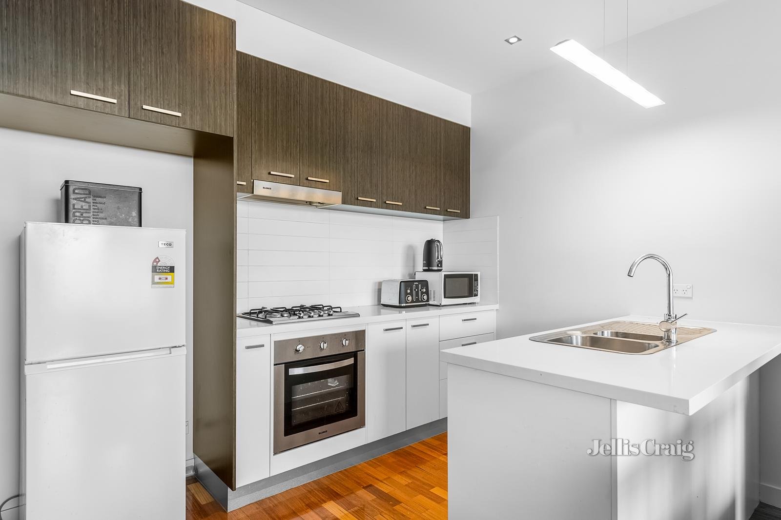 4/41 Nimmo Street, Essendon image 3