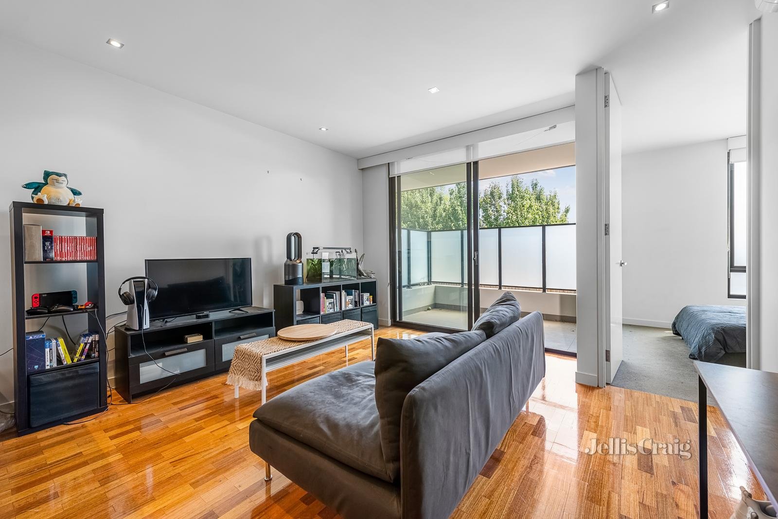 4/41 Nimmo Street, Essendon image 7