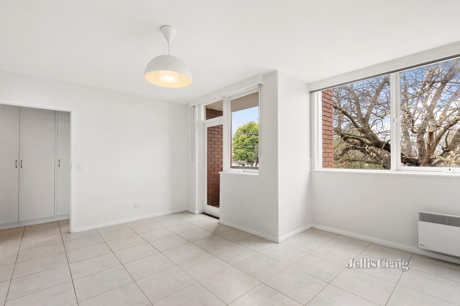 4/42 The Parade, Ascot Vale image 1