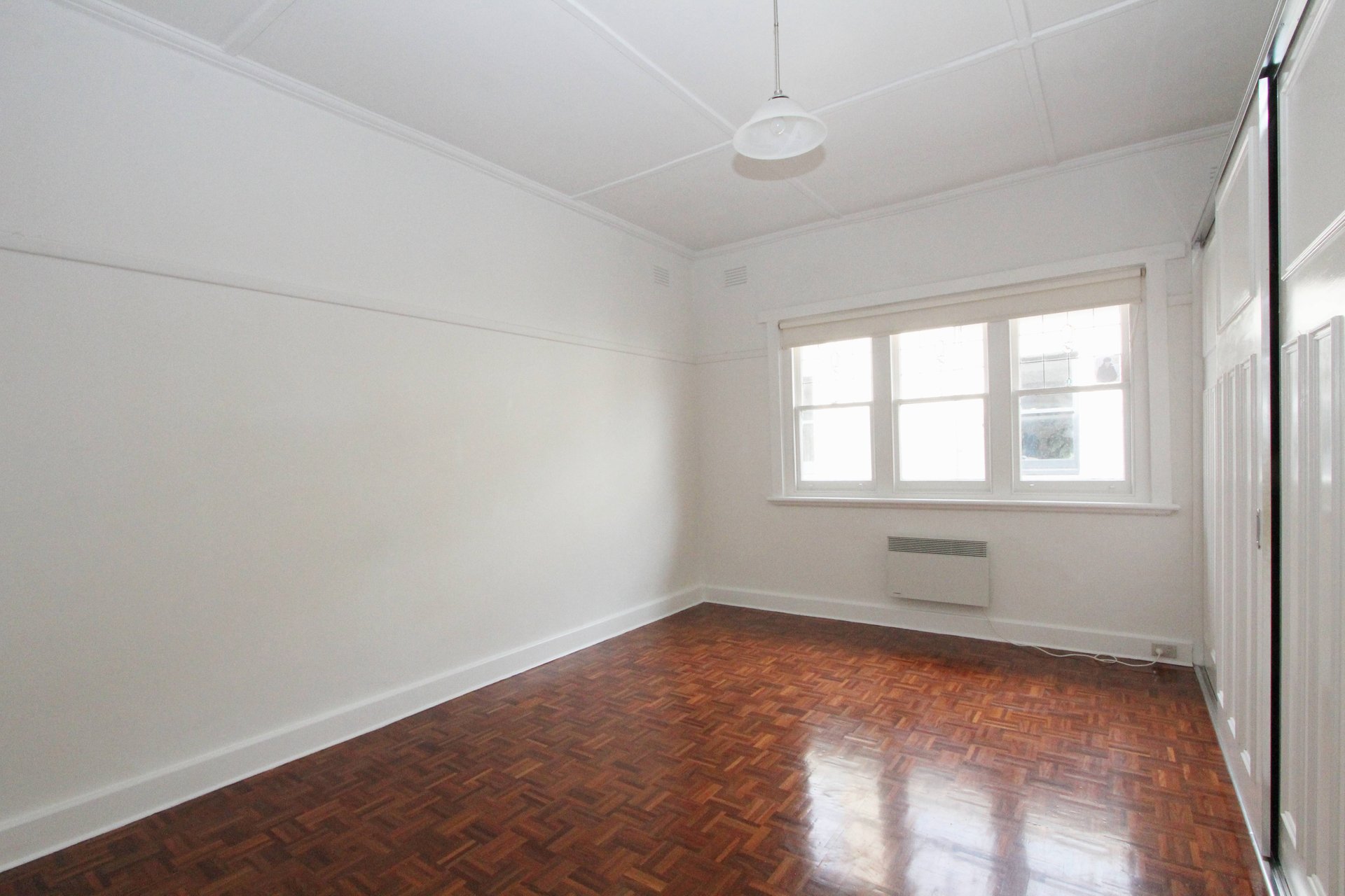 Property Gallery Thumbnail 6