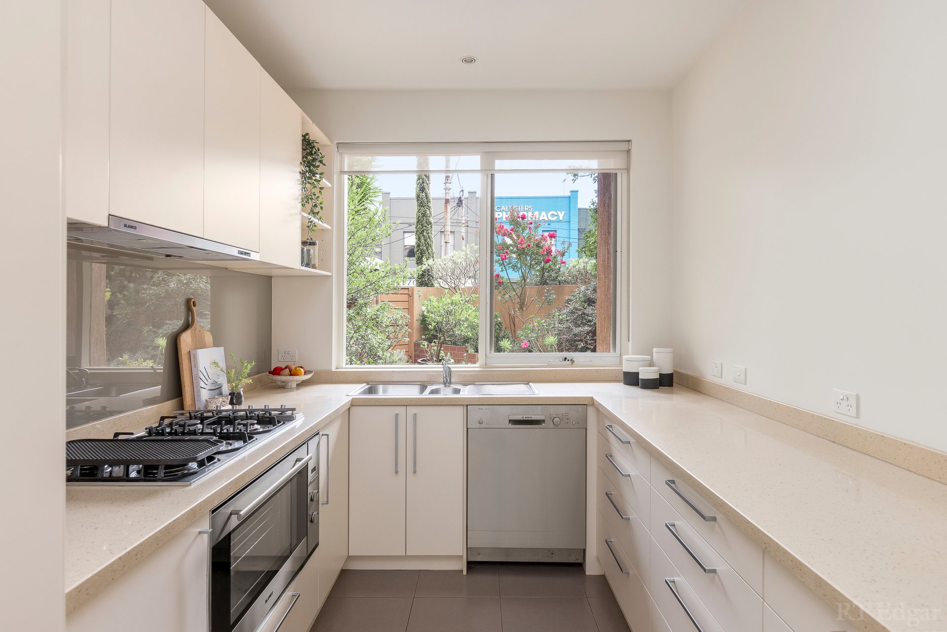 Property Gallery Thumbnail 9