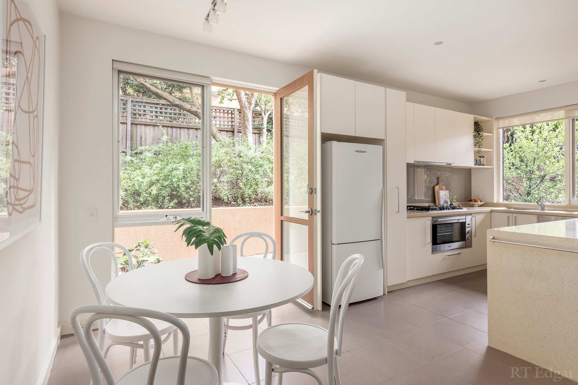 Property Gallery Thumbnail 10