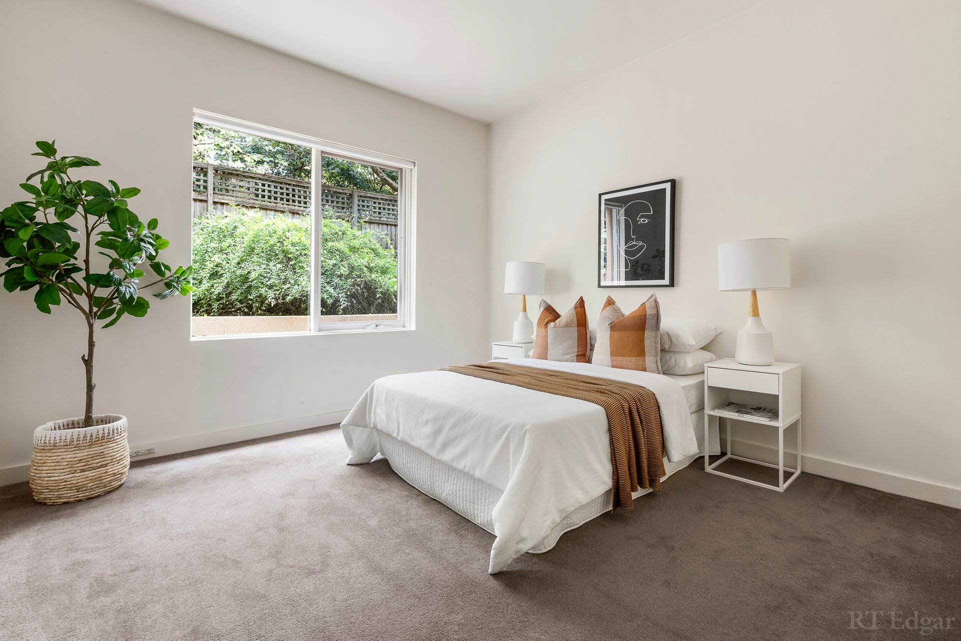 Property Gallery Thumbnail 11