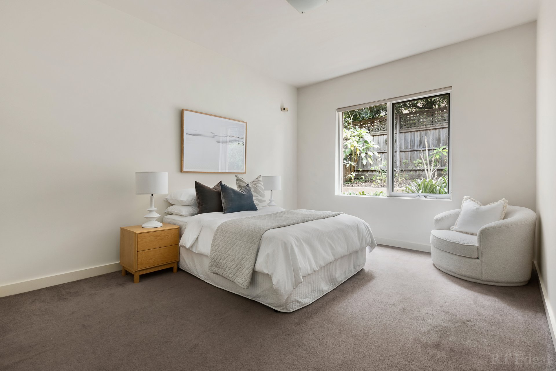 Property Gallery Thumbnail 12
