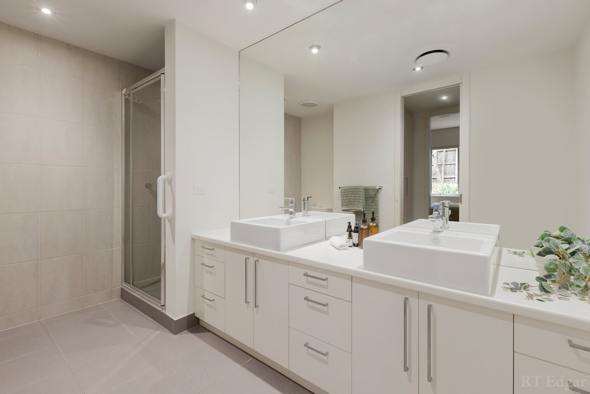Property Gallery Thumbnail 13