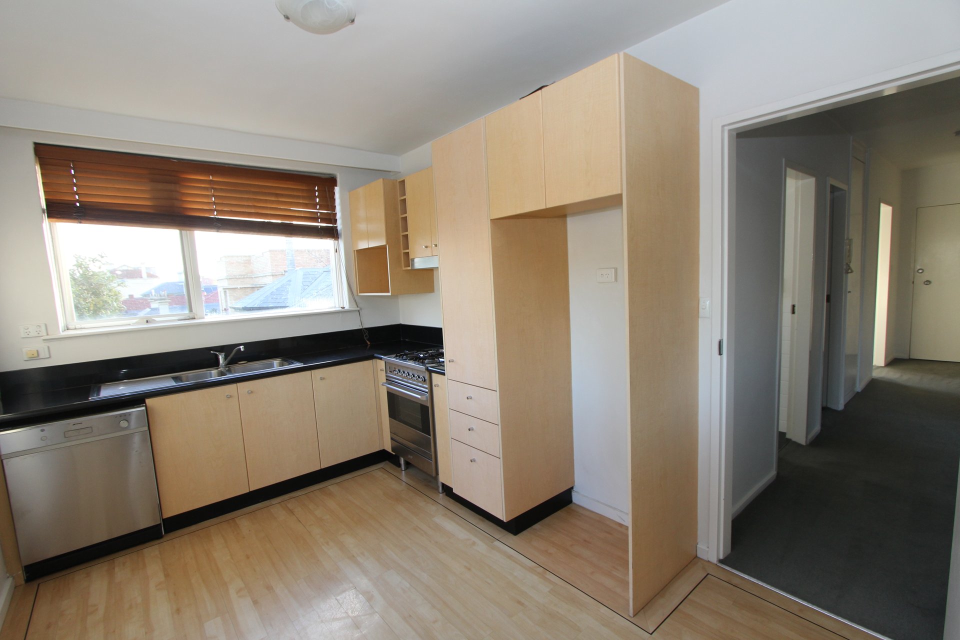 Property Gallery Thumbnail 6