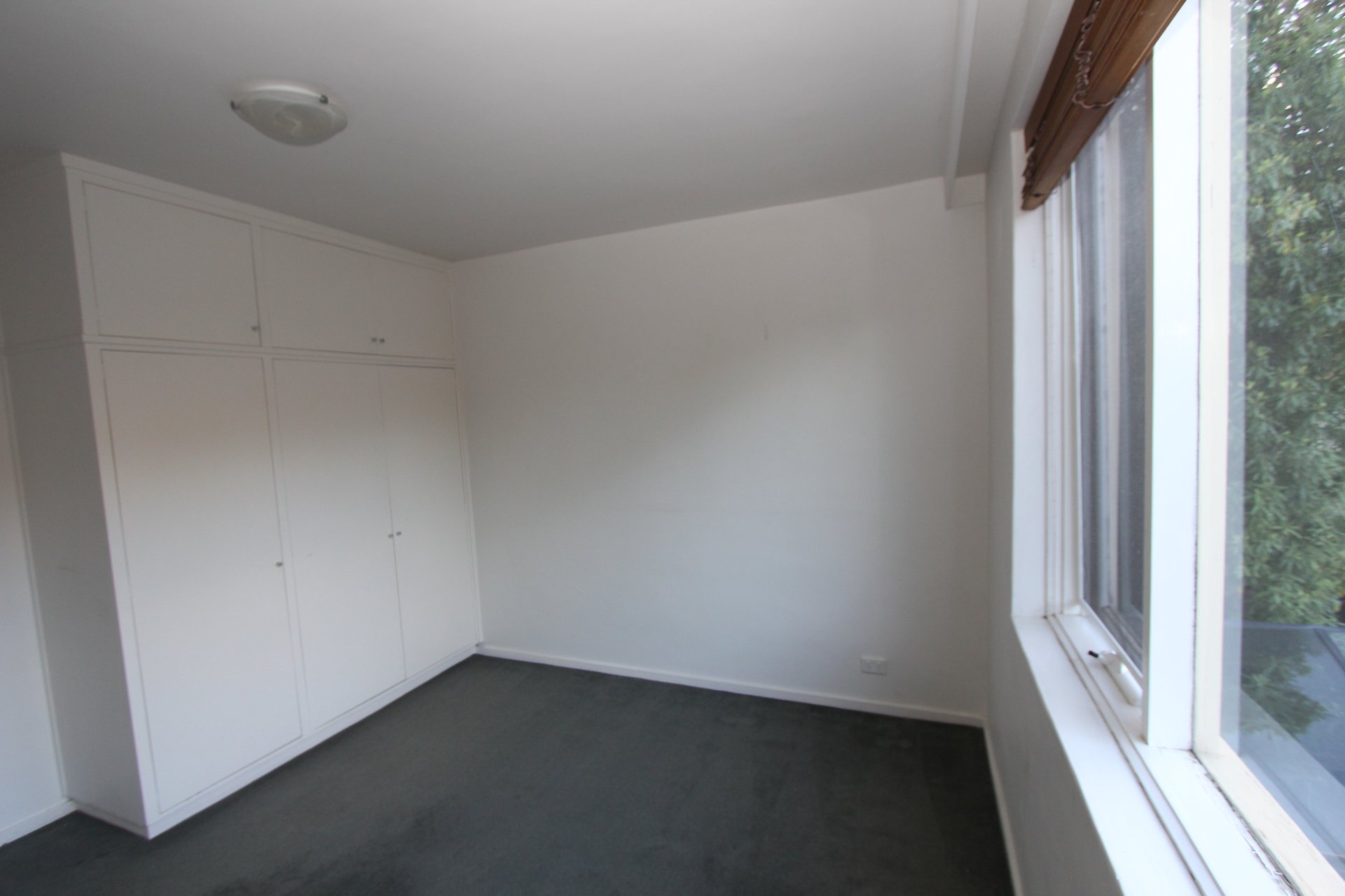Property Gallery Thumbnail 11