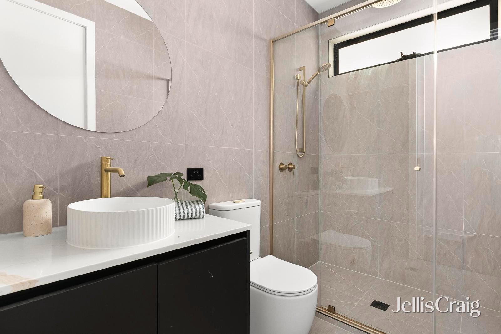 4/44A Graham Road, Highett image 3